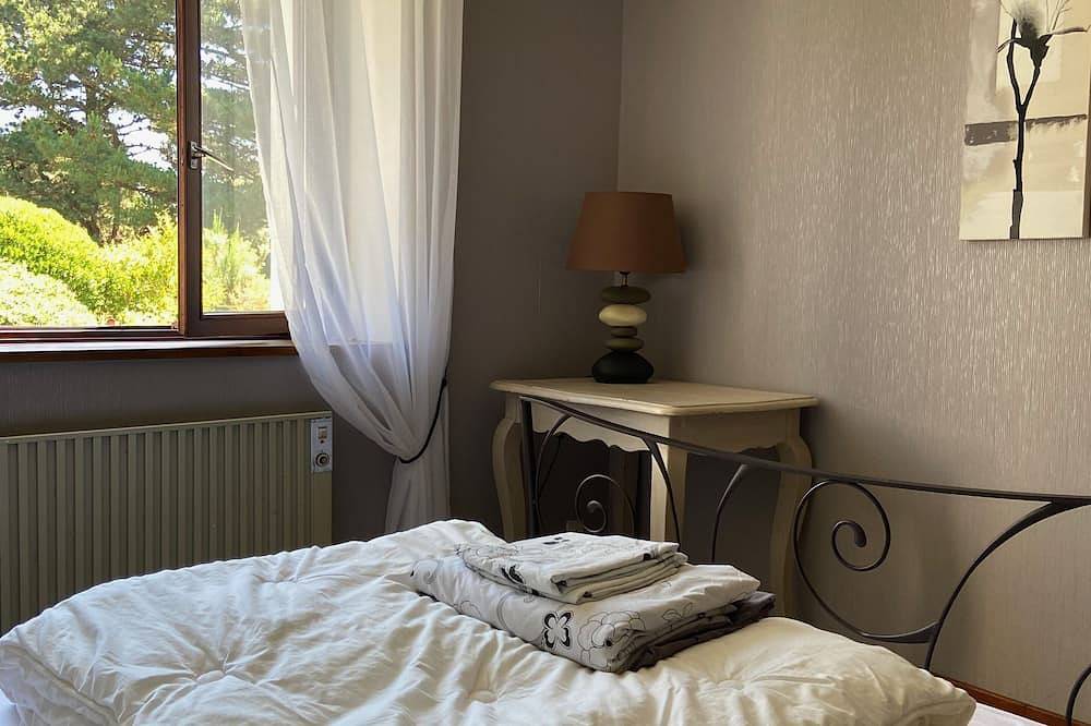 Large stone house facing Brehat Island - Sea view in Pors Guyon, Lanmodez