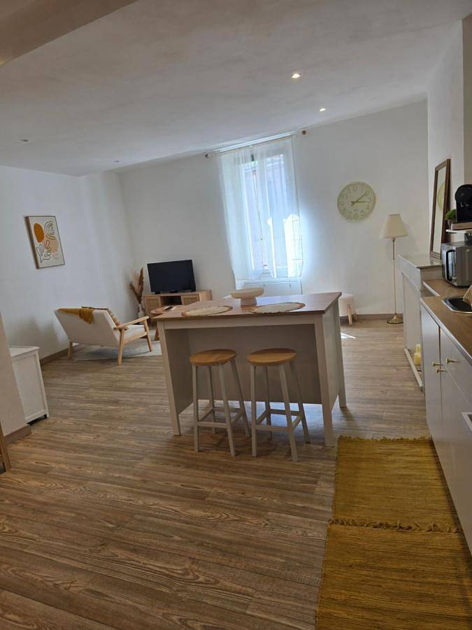 Gîte pour 2 personnes, avec vue à Belgentier - 3