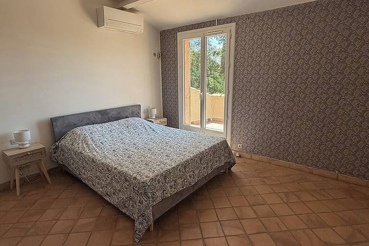 Air-Conditioned Provençal Villa with Pool - Large Terrace and Quiet Garden in Draguignan, Draguignan region