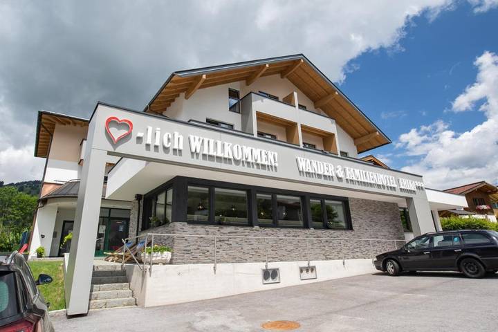 Hotel für 4 Personen, mit Balkon und Terrasse sowie Garten und Sauna