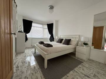Holiday Rental for 4 People in Southampton, South East England, Photo 3