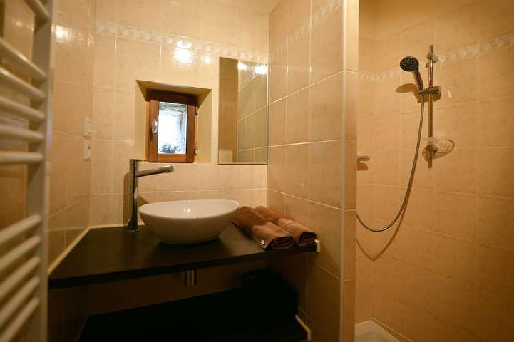 Location de vacances pour 6 personnes, avec terrasse et jardin à La Malène - 4