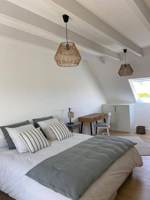 Three-Bedroom House in Île de Batz, Ceinture Dorée