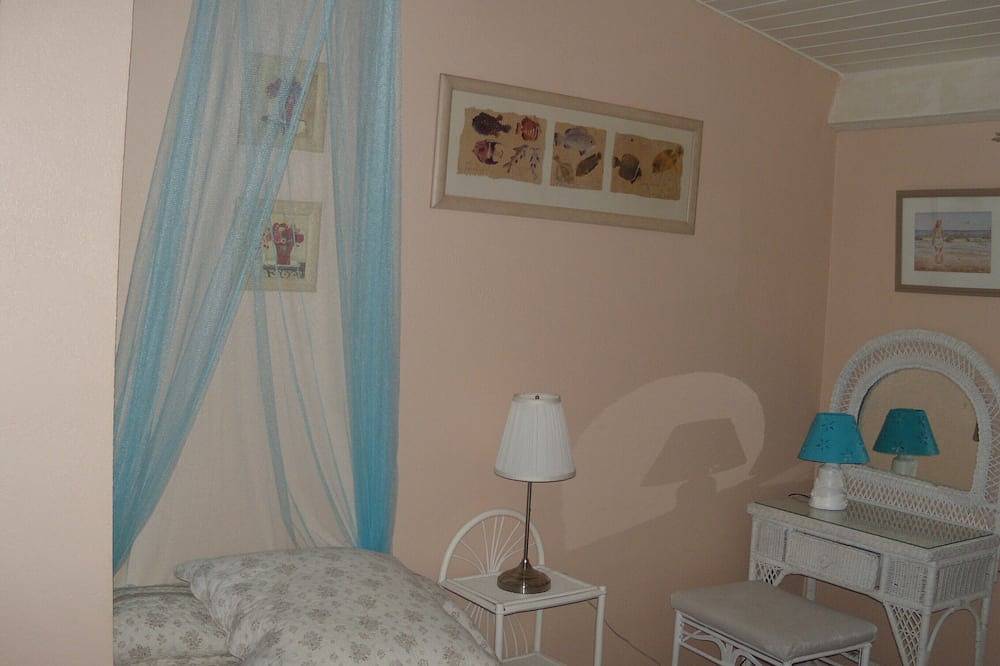 Appartement entier, Appartement dans villa avec piscine et jardin privatisés in Baillargues, Côte méditerranéenne (France)