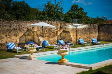 Hôtel pour 2 personnes, avec piscine ainsi que jardin et vue à Trangé