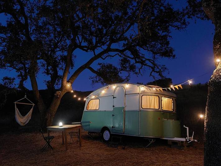 Camping para 2 pessoas, com vista para o lago e jardim e ainda vista and varanda no Alentejo