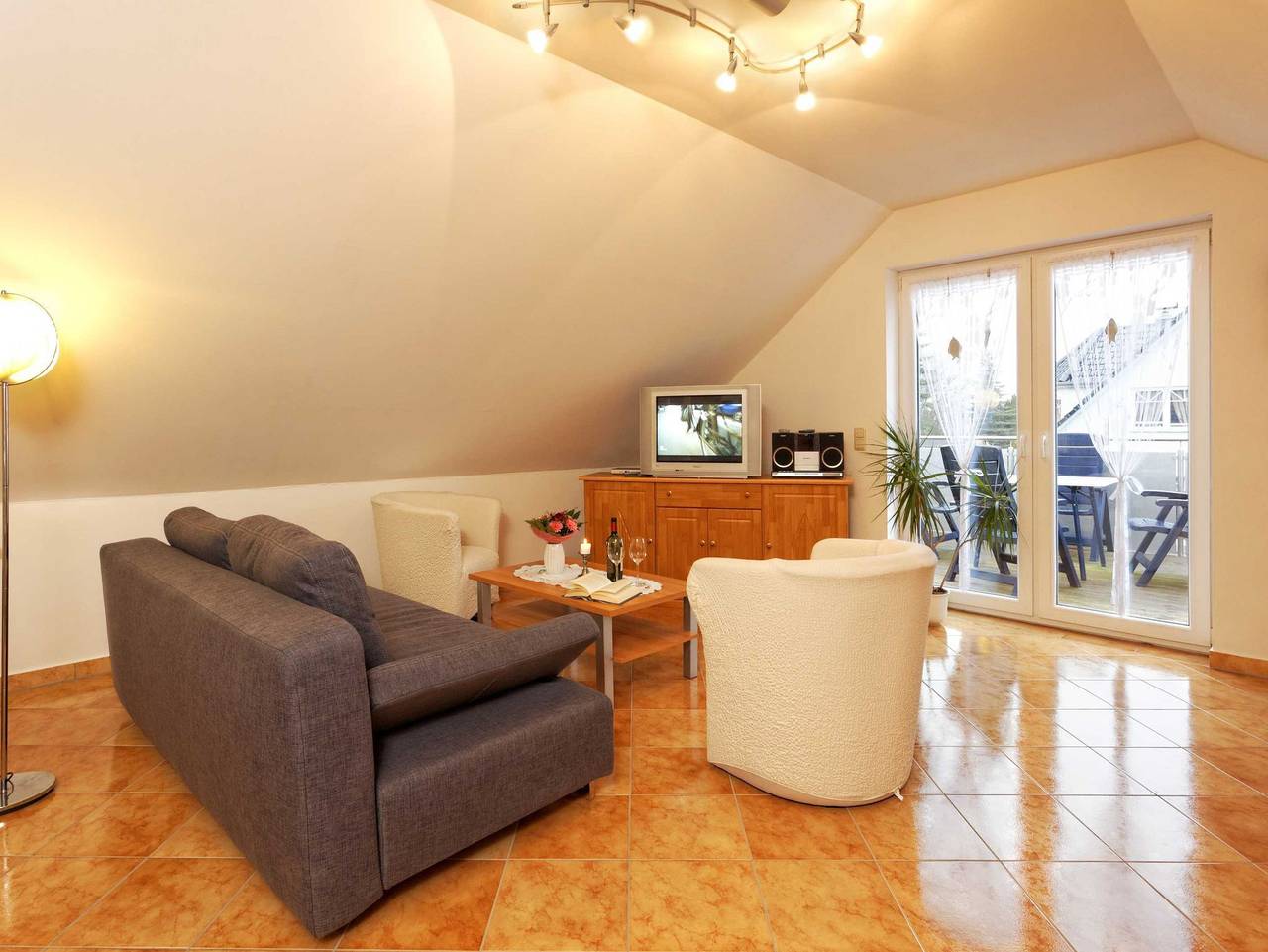 Ganze Ferienwohnung, Familie Waterstradt - Haus Sonnenschein - - Ferienwohnung in Zinnowitz, Usedomer Norden