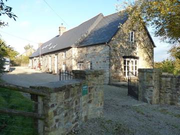 Gîte pour 5 personnes, avec vue et jardin à Lonlay-l'Abbaye