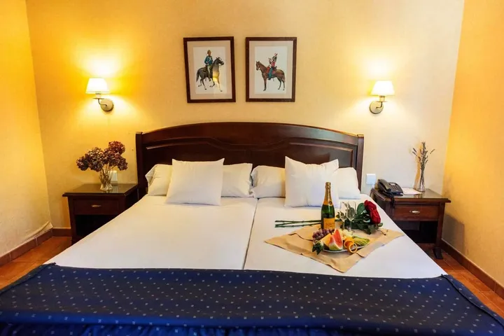 Hotel para 2 personas, con jacuzzi y terraza - 1