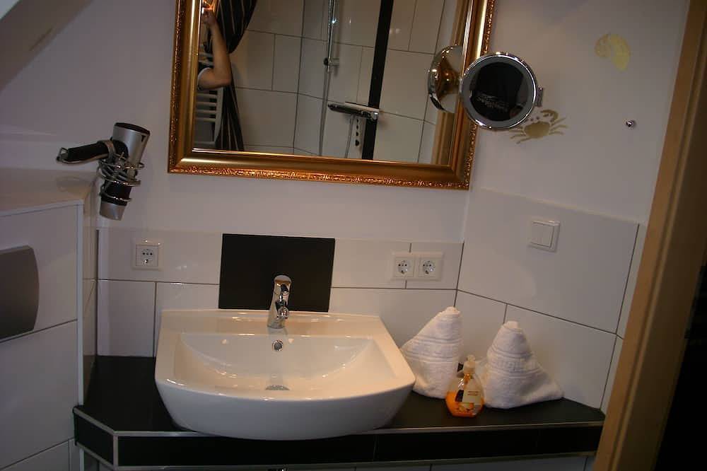 Ganze Wohnung, \"Ferienhaus Wind\" am Ende einer Sackgasse gelegen mit Blick über die Marsch in Struckum, Nordfriesland