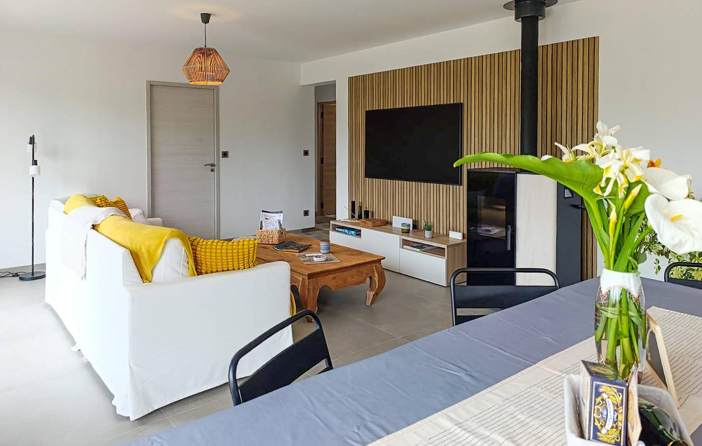 Appartement moderne en bord de mer avec parking et jardin in Créances-Plage, Créances
