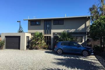 Holiday Home for 12 People in Wellington, Photo 4