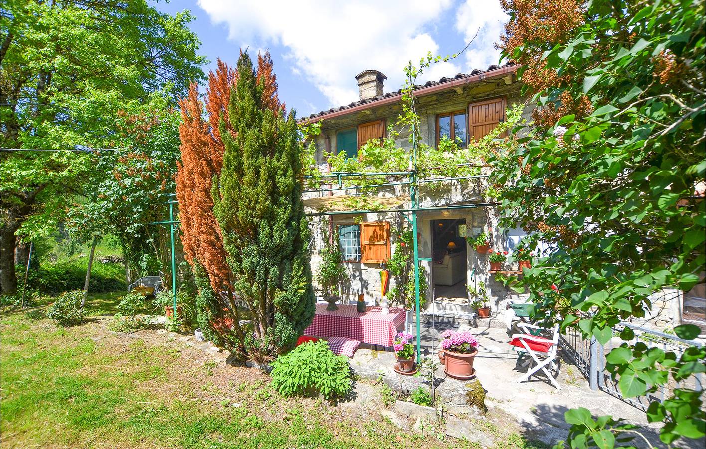 Landschaftlicher Rückzugsort mit Feuerstelle in Badia Tedalda in Badia Tedalda, Valtiberina