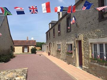 Chambre d’hôte pour 4 personnes, avec jardin à Colleville-sur-Mer