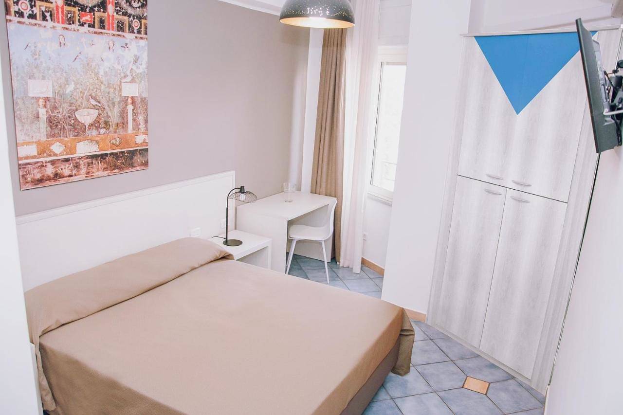 Triple Room with Private Bathroom in Pompeje, Park Narodowy Wezuwiusza