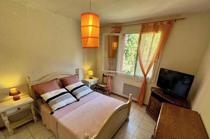 Location de vacances pour 8 personnes, avec piscine et jardin dans Lac de la Cavayère - 2