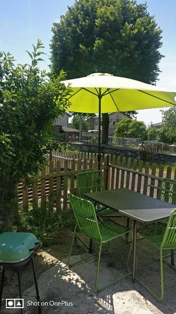 Cottage pour 4 personnes, avec terrasse et vue à Le Pertuis