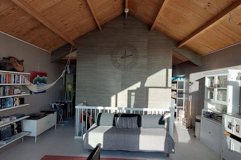 Wooden house close to Amsterdam, Utrecht, Amersfoort, lakes and nature in Hilversum, Noord-Holland