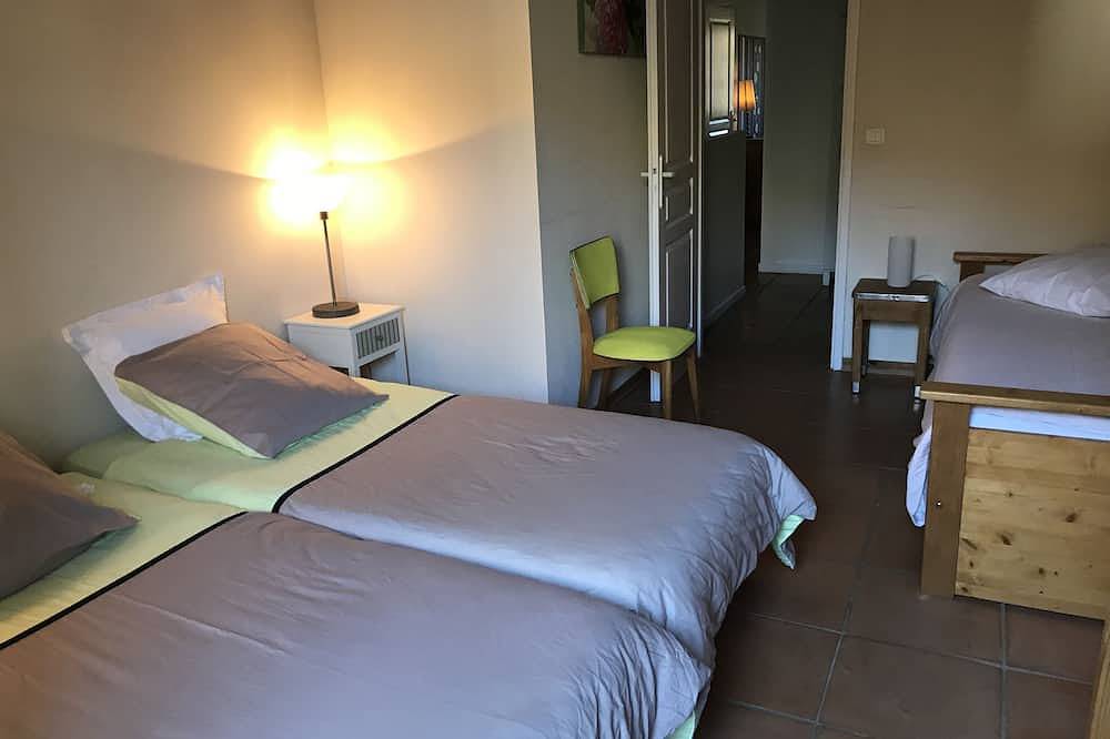 Großes Häuschen des Flusses in Lagrasse, Regionaler Naturpark Corbières-Fenouillèdes