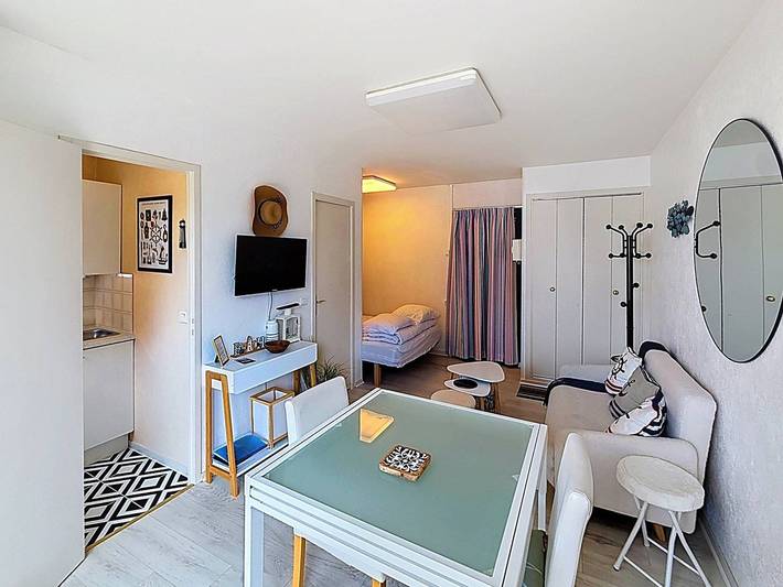 Gîte pour 4 personnes, avec balcon à Merville-Franceville-Plage - 2
