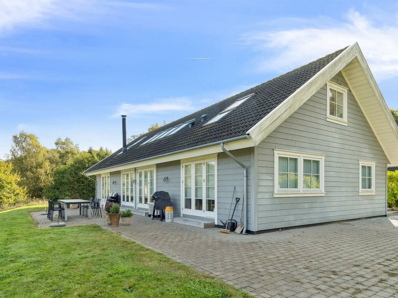 "Marrit" - 500m from the sea in Fjellerup Strand, Djursland