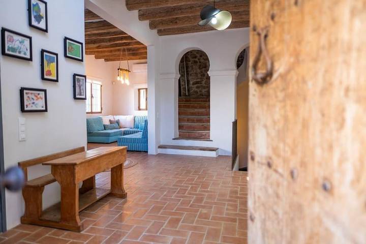 Chalet para 10 personas, con Balcón y Jacuzzi además de Terraza y Jardín en Alt Empordà - 2