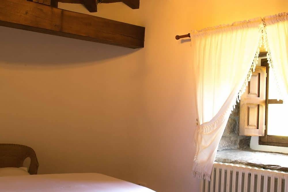 Entire apartment, Molino de Yera - Estudio with garden view in Vega de Pas, Cordillera Cantábrica
