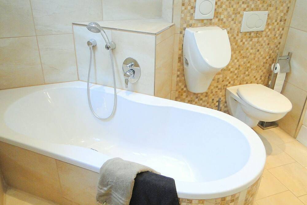 Ganze Wohnung, Moderne, helle 5-Sterne-Ferienwohnung \"Amanda\" mitten in der schönen Altstadt in Kappeln gelegen, ideal geeignet für Familien mit Kindern, anspruchsvolle Genießer oder Paare in Kappeln, Kappeln & Umgebung