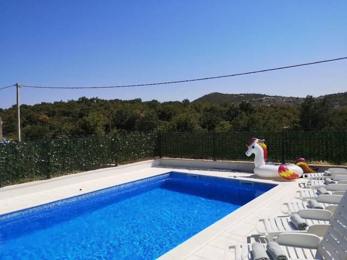 Ganze Wohnung, Für 8 Personen ca. 120 m² in Dubrava, Dalmatien (Gespanschaft Split-Dalmat in Split-Dalmatien