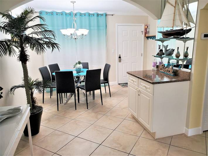 Vacation rental for 5 people, with yard in Indian Shores