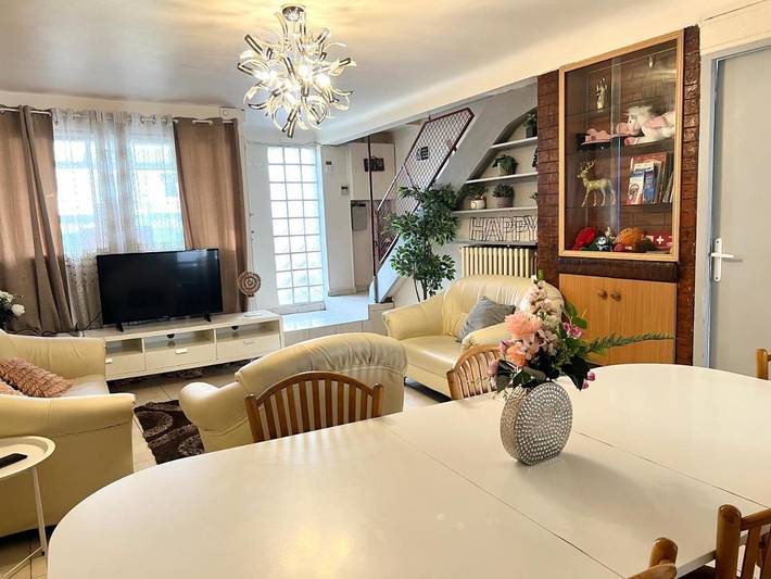 Location de vacances pour 9 personnes, avec jardin à Bondy - 2
