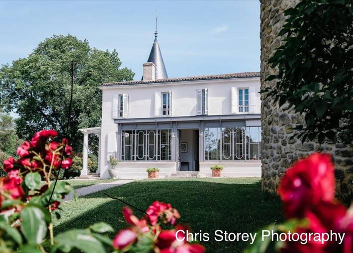 Location de vacances pour 13 personnes, avec piscine ainsi que vue et terrasse à Lignan-de-Bordeaux - 2
