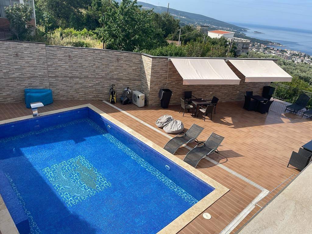 Apartamento entero, Apartamento de vacaciones para 2 personas con balcón/terraza in Montenegro Coast