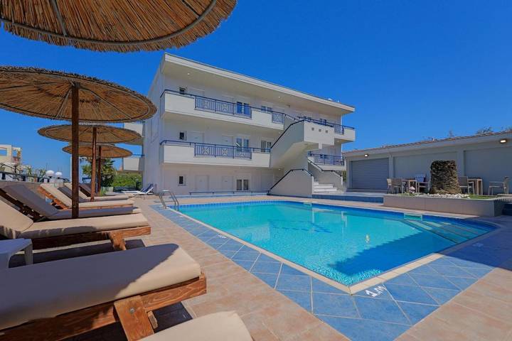 Hôtel pour 2 personnes, avec Balcon et Terrasse ainsi que Jardin et Piscine
