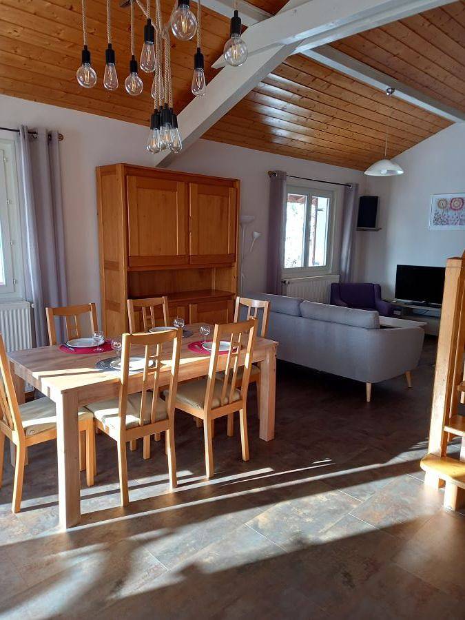 Gîte pour 4 personnes, avec jardin à Prénovel - 2