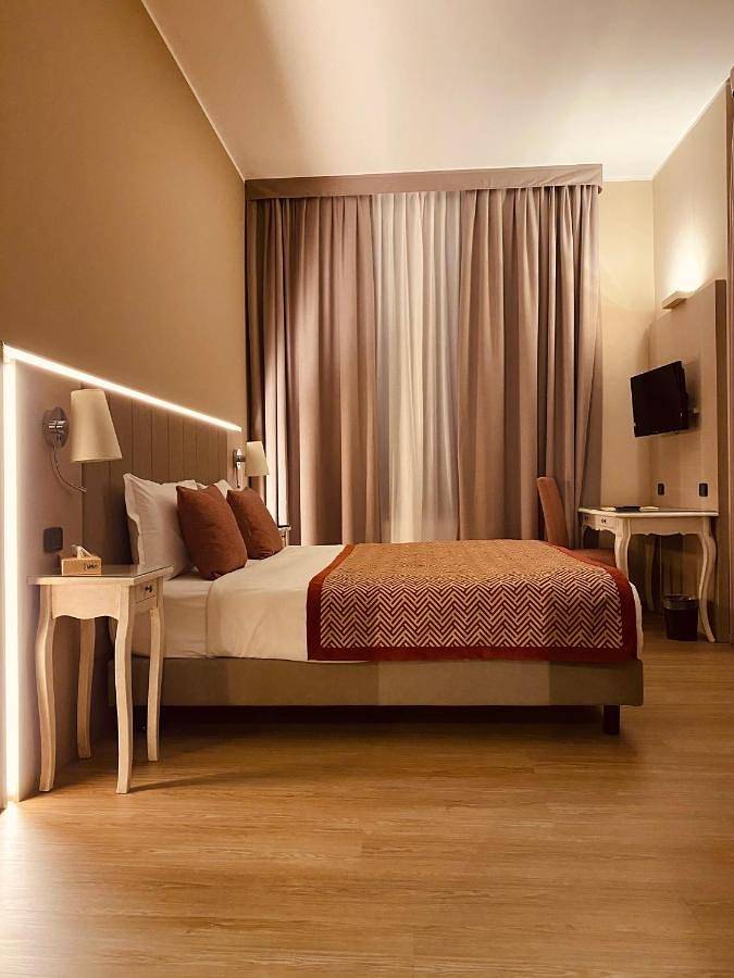 Hôtel pour 2 personnes, avec jardin et piscine dans Aeroport De Milan - 4