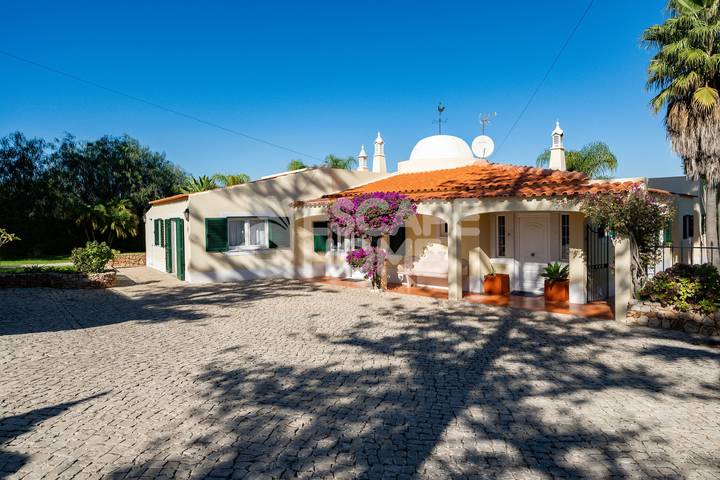 Location de vacances pour 10 personnes, avec jardin et terrasse à Armação de Pera - 2
