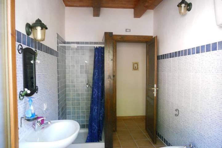 Apartamento entero, Apartamento único en pueblo tranquilo, playa o vacaciones de aventura, trekking, senderismo in Iglesias, Iglesiente