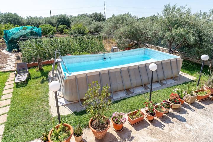Appartamento intero, Villa Caterina con Vista Montagna, Wi-Fi e Aria Condizionata in Solarino, Siracusa e dintorni