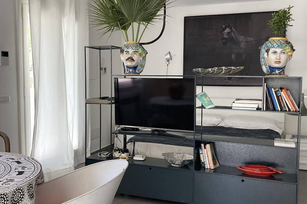 Casa sul Mare con Giardino Sulla Suggestiva Punta Solchiaro in Procida, Neapel Provinz