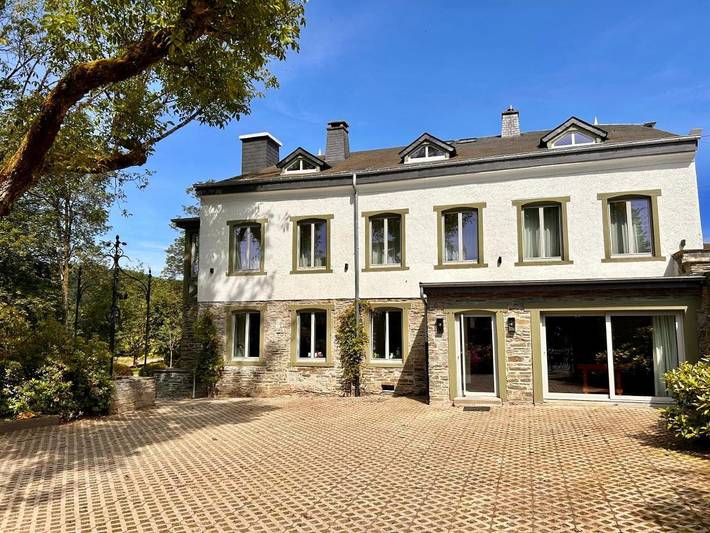 Location de vacances pour 15 personnes, avec jardin et vue ainsi que vue sur le lac et piscine dans Gros Fays - 4