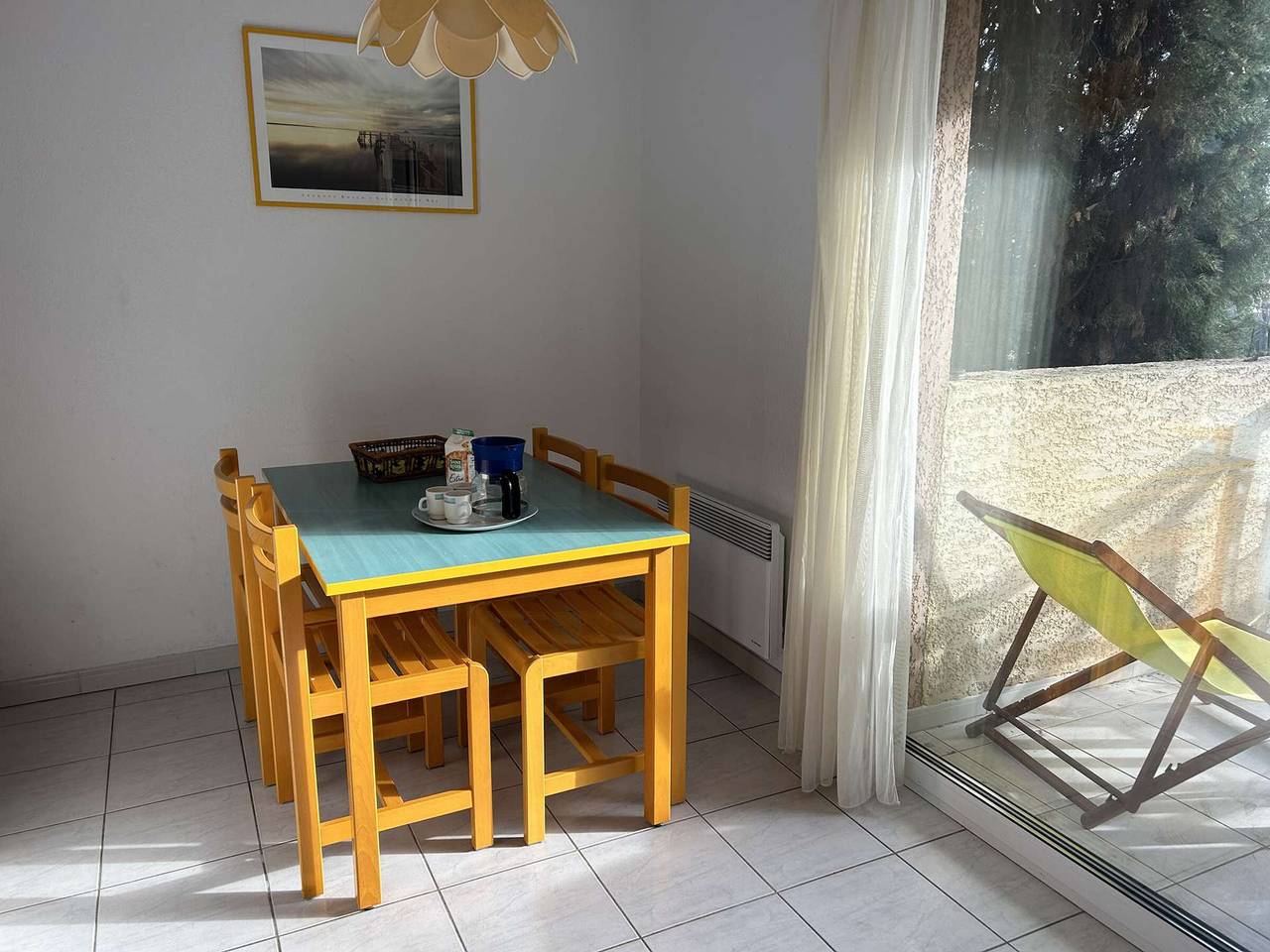 Entire apartment, 2-Room Cabin Apartment, Terrace, Private Parking, Sleeps 5, Port Camargue in Port Camargue, Le Grau-du-Roi