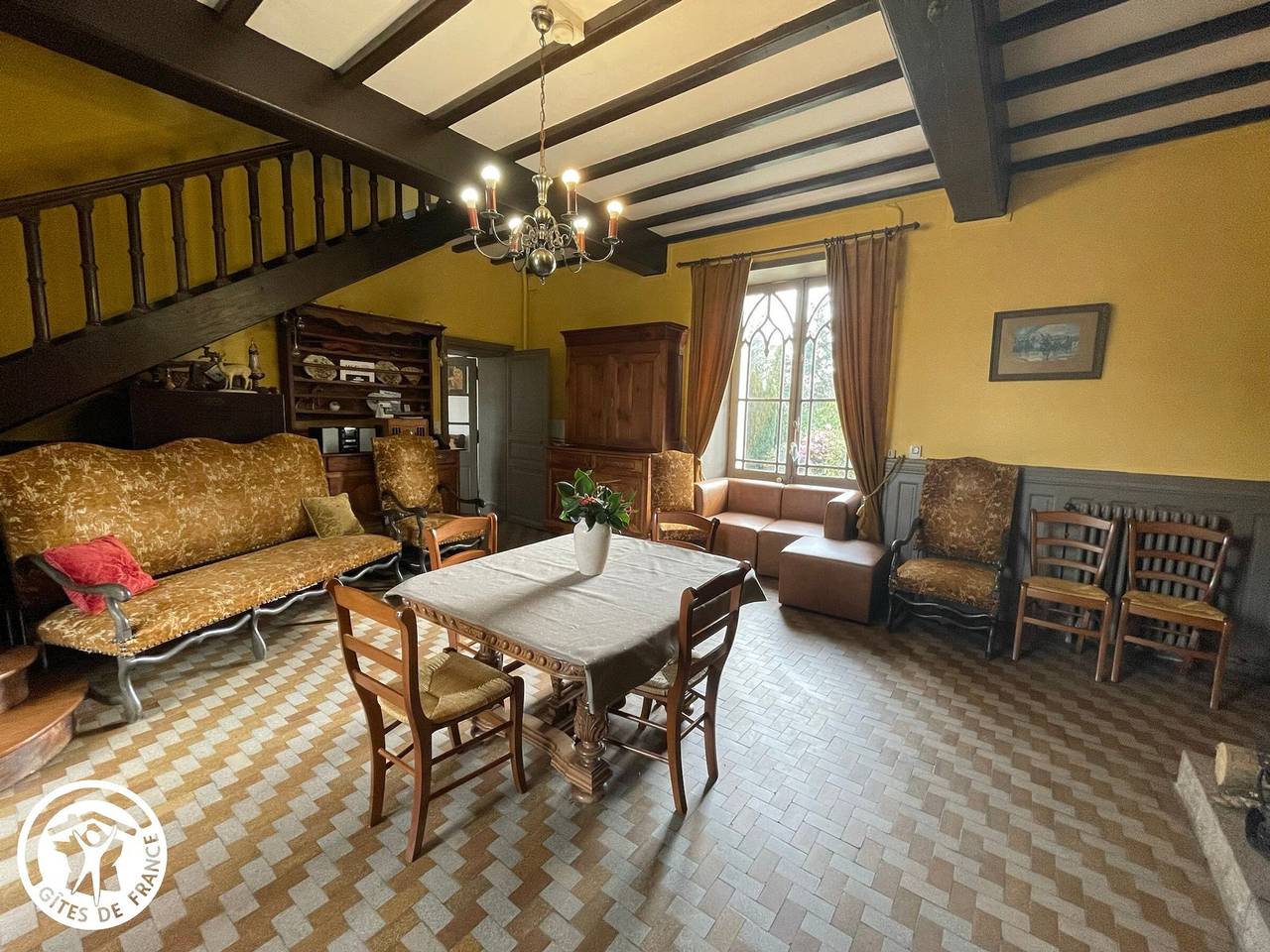Family-Friendly Cottage with 7 Beds, Pool, and Outdoor Activities in Scenic Countryside in Le Champ-Saint-Père, Vendée
