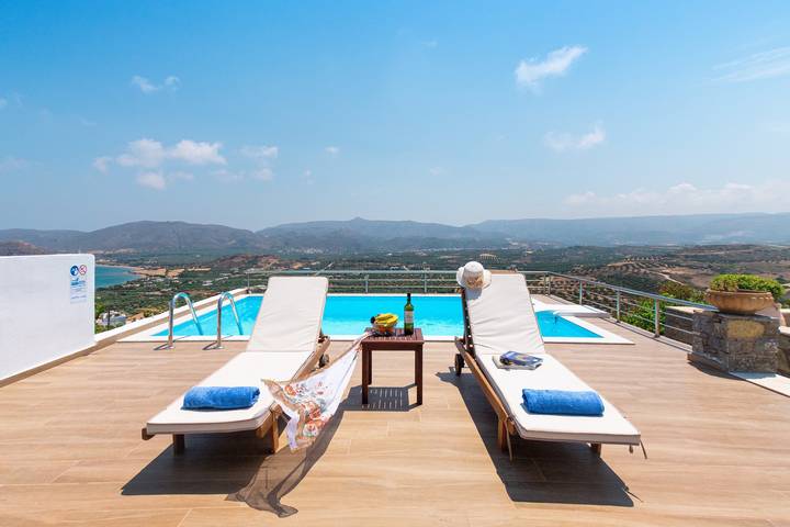 Ferienhaus für 5 Personen, mit Balkon und Whirlpool sowie Garten in Sitia Gemeinde