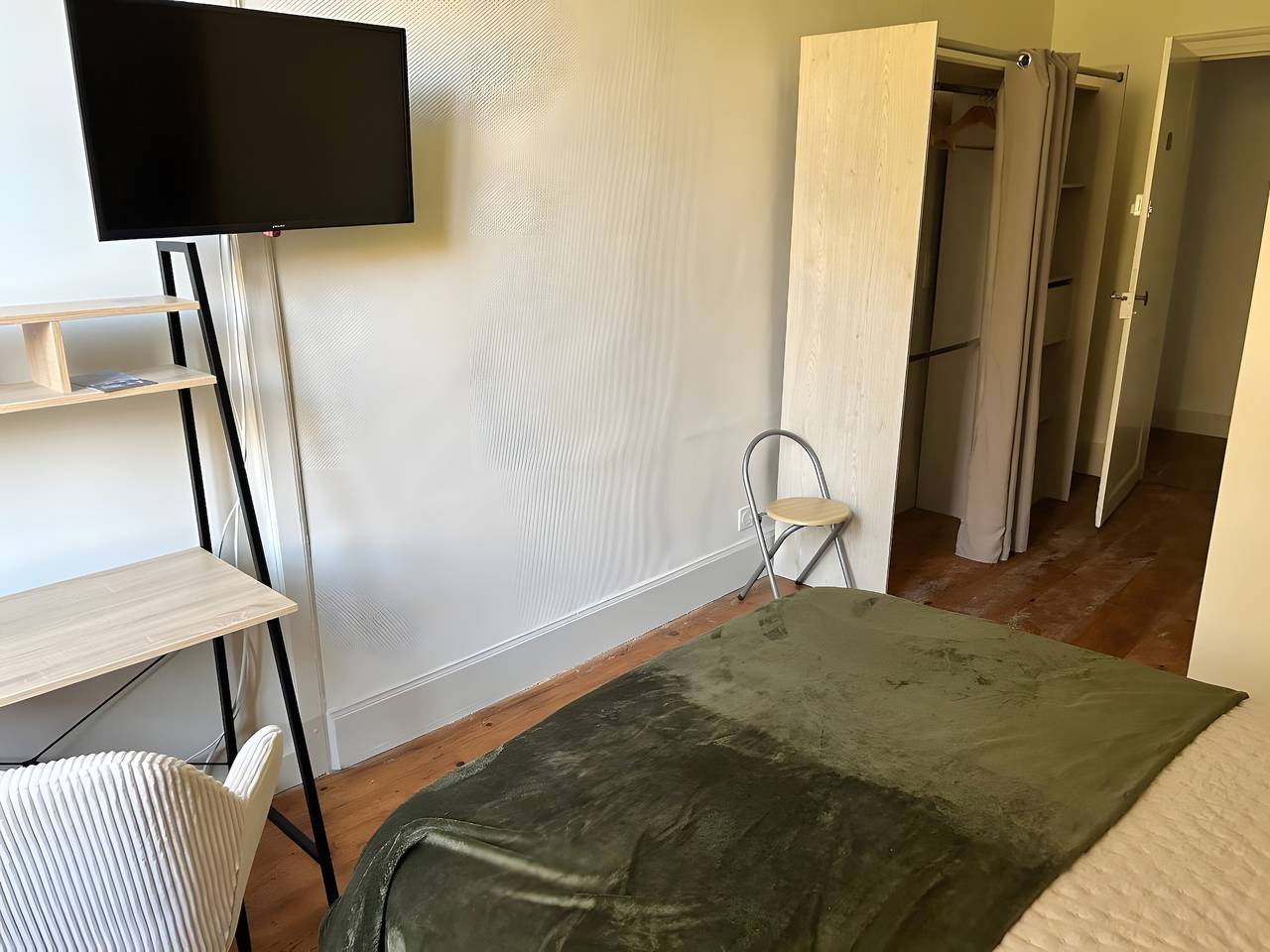 Habitación “Habitación 4” con terraza compartida, jardín común y Wi-Fi in Vic-en-Bigorre, Altos Pirineos