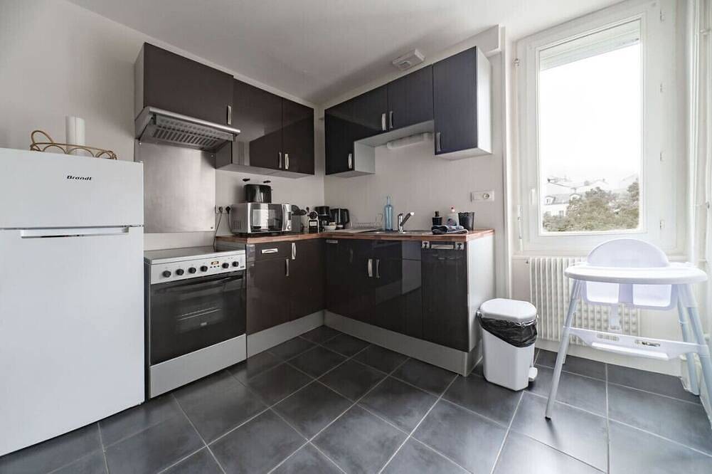Entire apartment, Grand Appartement Lumineux, 5' Centre, pkg Gratuit in Vichy, Vichy region
