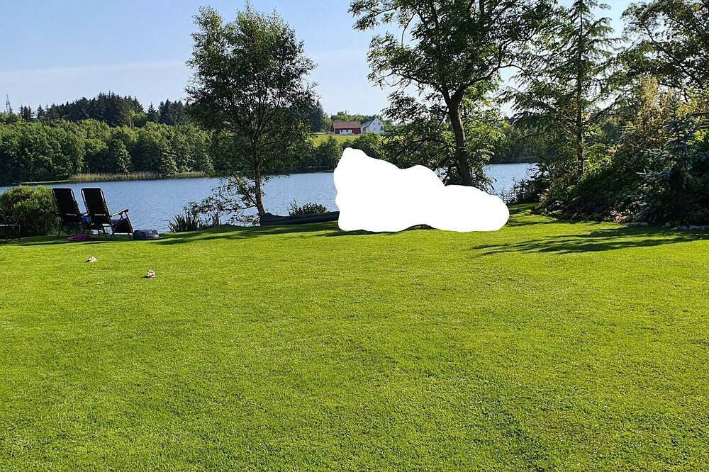 House with big garden by water in Sandnes