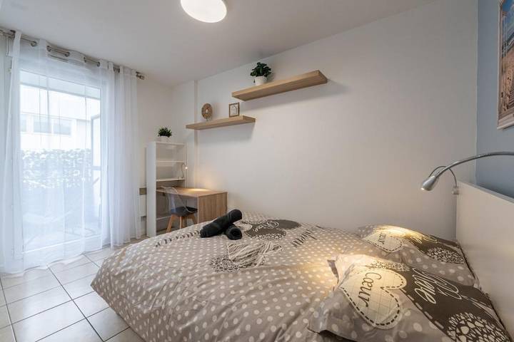 Gîte pour 4 personnes, avec terrasse à Ville-la-Grand - 3