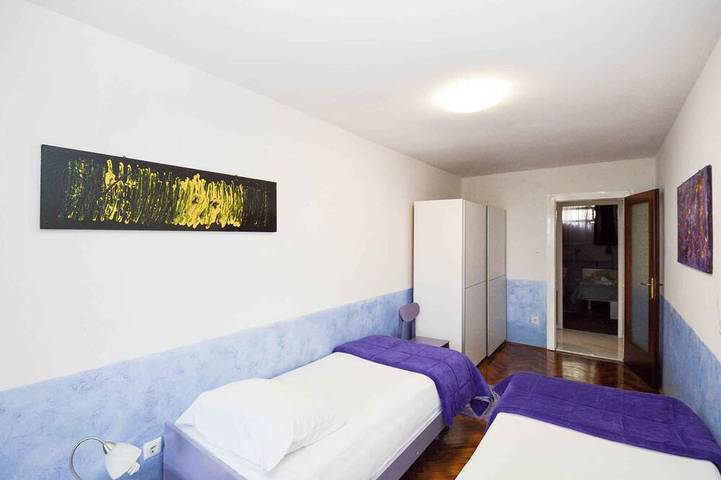 Ferienwohnung für 4 Personen, mit Balkon/Terrasse und Terrasse sowie Garten in Pula-Medulin - 3