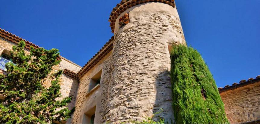Hôtel pour 2 personnes, avec jardin et piscine à La Roque-sur-Pernes - 3